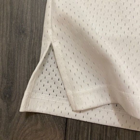 Mitchell & Ness Vancouver Grizzlies Mike Bibby White Jersey NWT - Picture 7 of 8